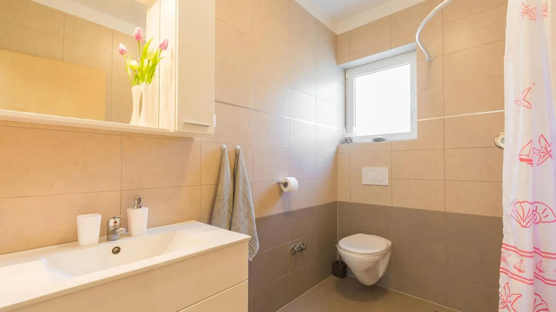 Awesome Apartment In Novi Vinodolski With House Sea View Hırvatistan